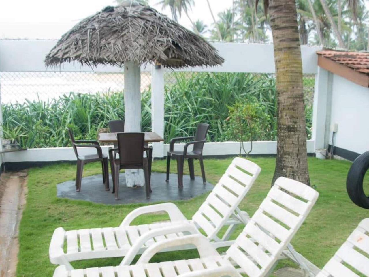 Ashen'S Beach House Bussa Екстериор снимка
